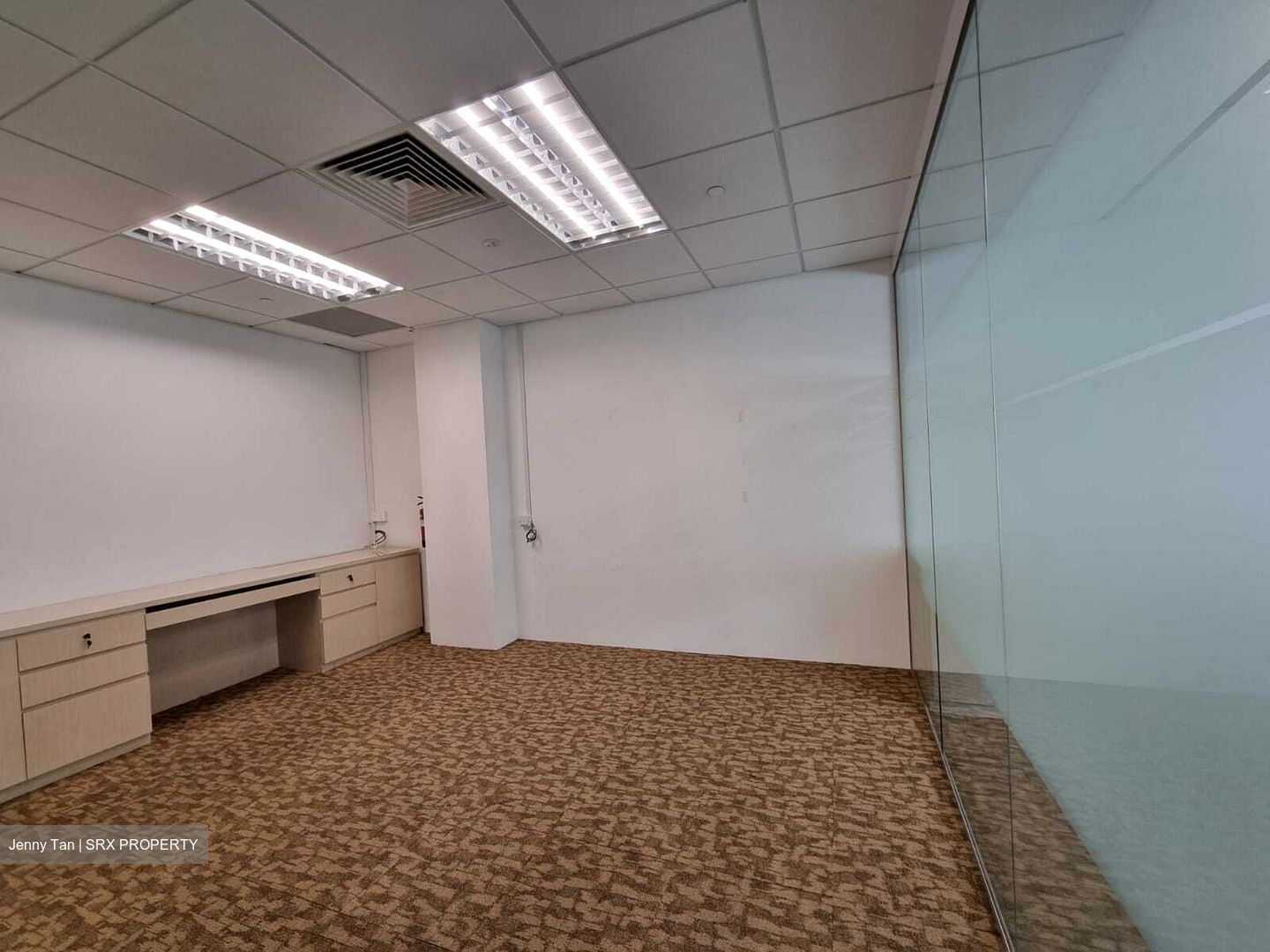 111 Somerset (D9), Office #594019201
